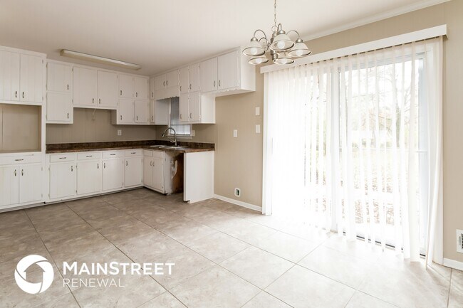 Foto del edificio - 892 Oak Dr