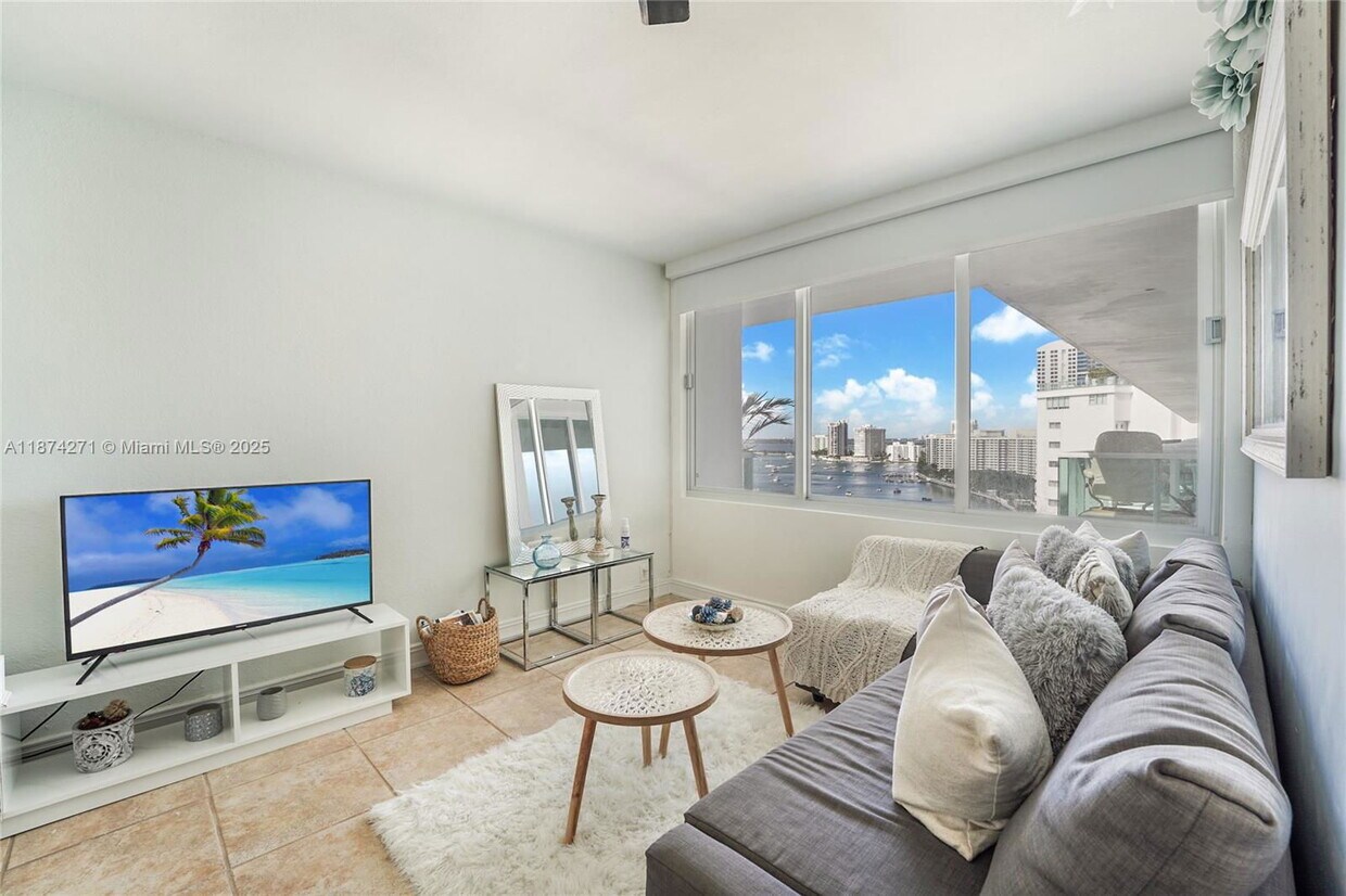 Foto principal - 1000 West Ave