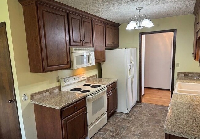 Building Photo - 3106 W Schimmer Dr