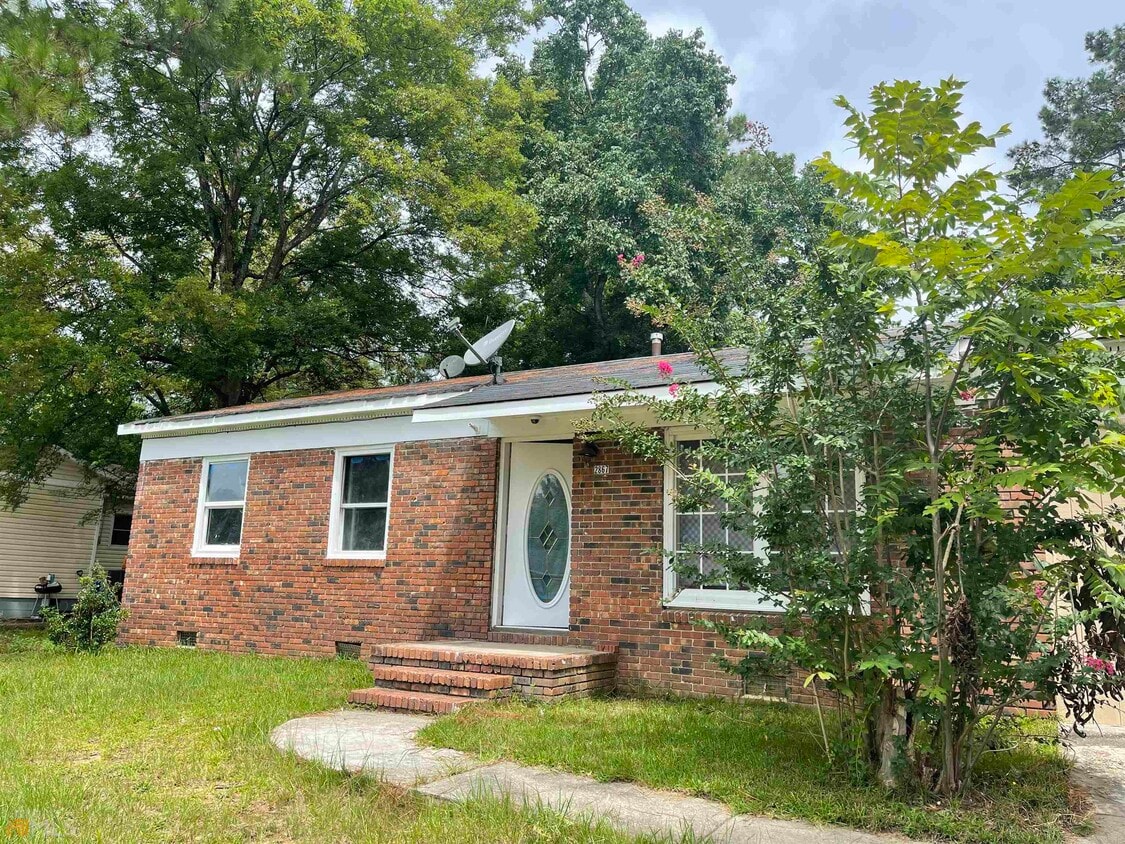 2867 Village Green Dr, Macon, GA 31206 House Rental in Macon, GA
