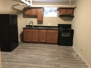 Building Photo - 474 N Herschel St
