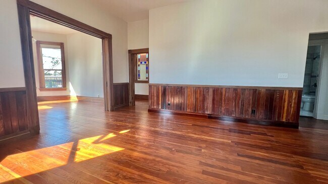 Building Photo - 696-694-29th