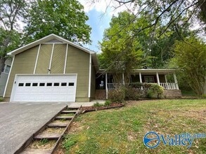 Building Photo - 208 Evalyn St