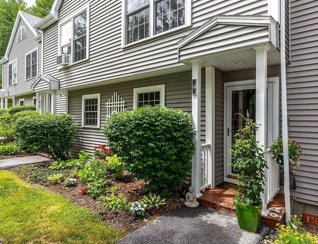 Front of Townhouse - 138 Riverside Townhouses Rd