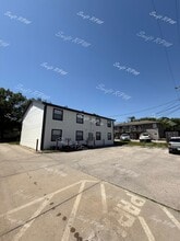 Building Photo - 718 W 25th St
