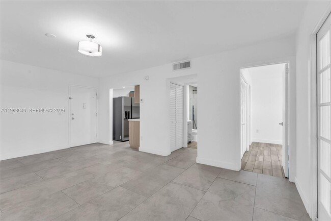 Building Photo - 1251 NE 108th St