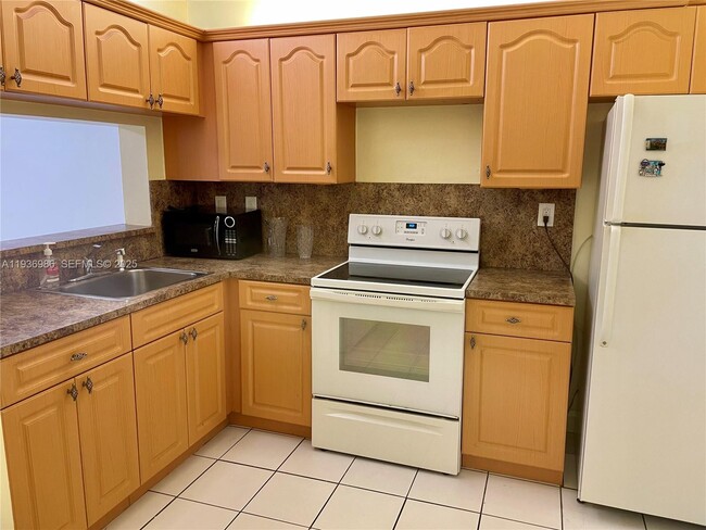 Foto del edificio - 245 NW 109th Ave