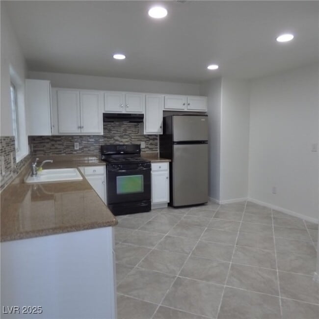 Building Photo - 4759 Pinon Pointe Rd