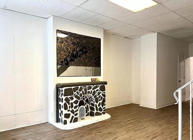 Foto del edificio - 1414 W Pacific St