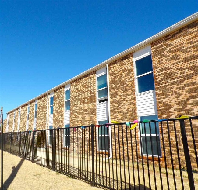 Building Photo - 2107 NW 38th St