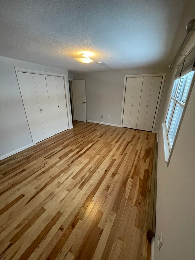 Bedroom 10.5’x15’ - 33 Villa Rd