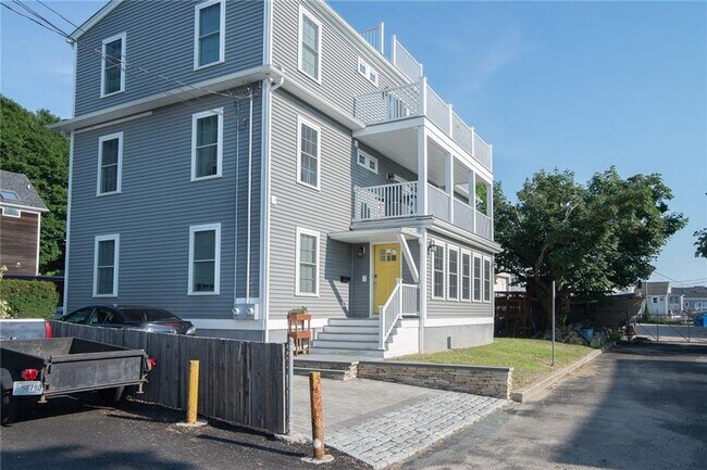 Building Photo - 22 Johnson St