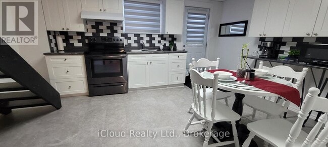 Building Photo - 32 Kirkpatrick St