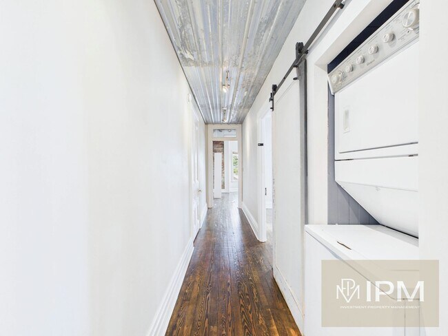 Foto del edificio - 219 S Union St