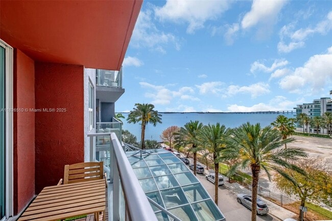 Building Photo - 1155 Brickell Bay Dr