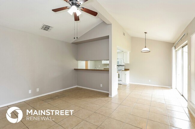 Building Photo - 8807 Glen Shadow Dr