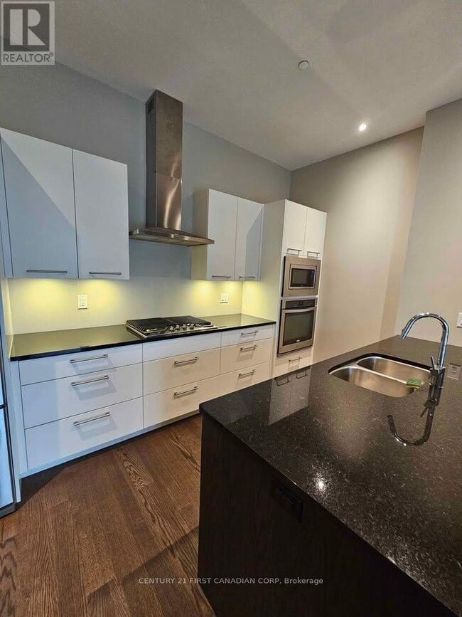 Photo du bâtiment - 1705 Fiddlehead Pl