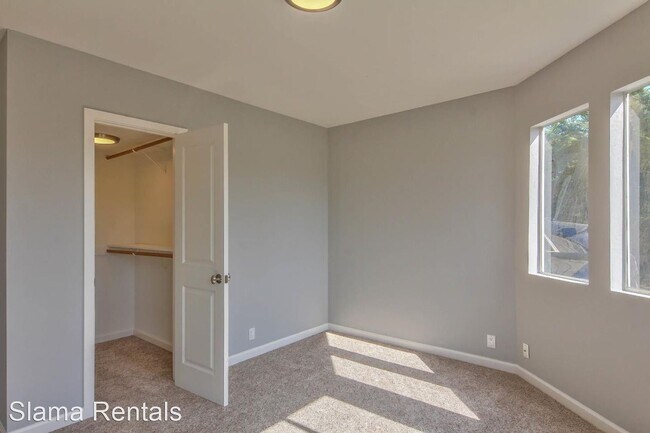 Building Photo - 4 br, 2.5 bath House - 13549 Paseo Terrano