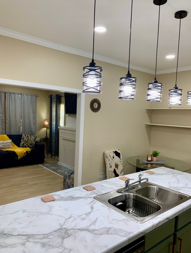 Foto del edificio - 4220 10th Ave