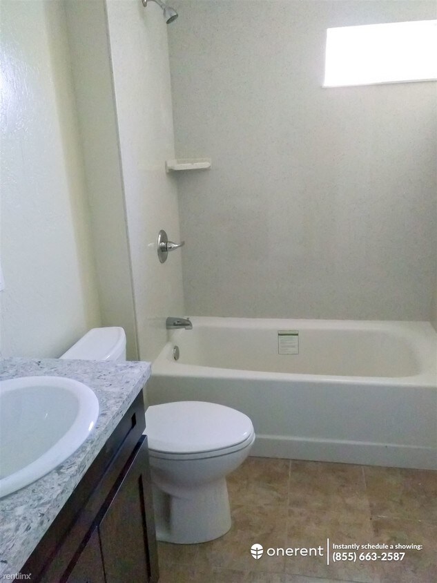 Primary Photo - 2 br, 1 bath Duplex - 2696 Parker Ave