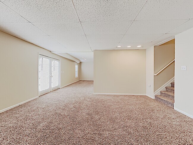 Building Photo - 1367 Fall River Drive