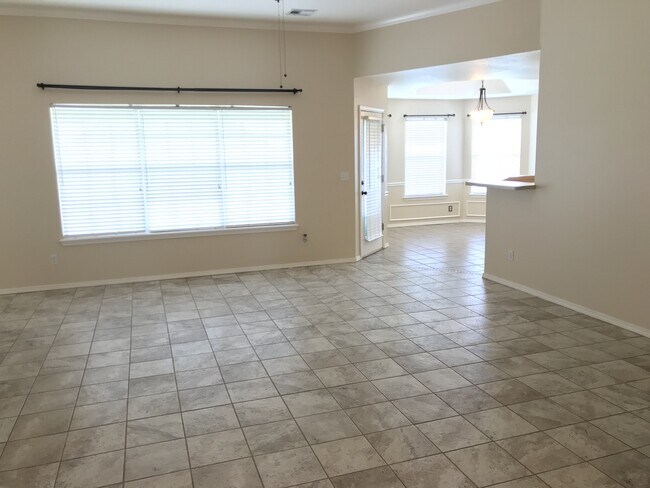 Building Photo - Beautiful 4 Bedroom Country Estates Home I...