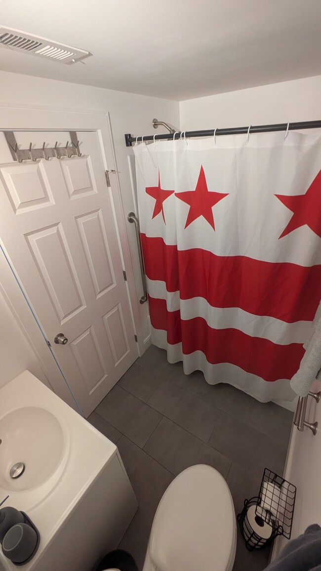 Foto del edificio - 1220 Kennedy St NW