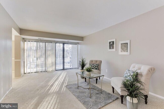 Foto del edificio - 2063 Royal Fern Ct