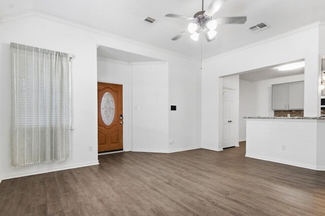 Foto del edificio - 4702 Arbor Ln