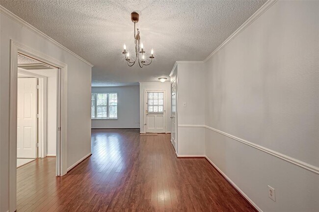 Building Photo - 8287 Kingsbrook Rd