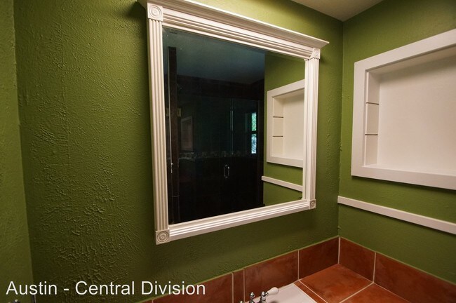 Building Photo - 2 br, 1 bath House - 5203 Woodrow Ave,
