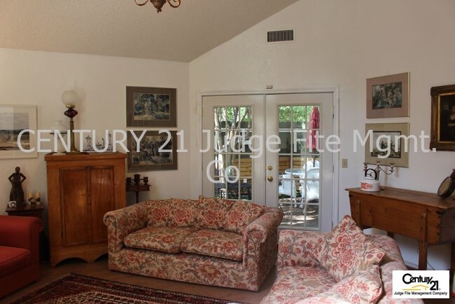 Foto del edificio - 17860 Windflower Way