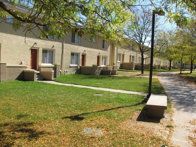 Building Photo - 128 S Edith St