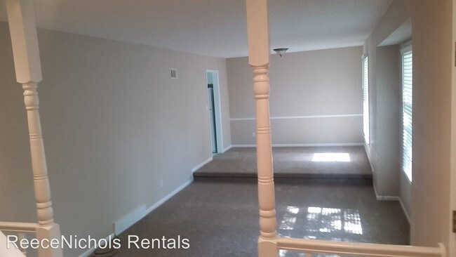 Foto del edificio - 9846 Farley Ln