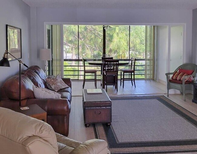 Foto del edificio - 5018 MARSHFIELD Rd