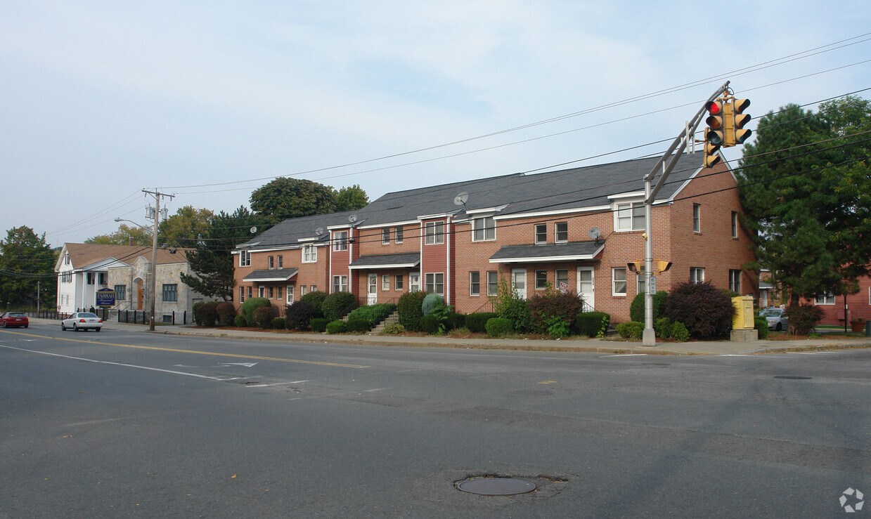 121 Lawrence St, Lawrence, MA 01841 Apartments in Lawrence, MA