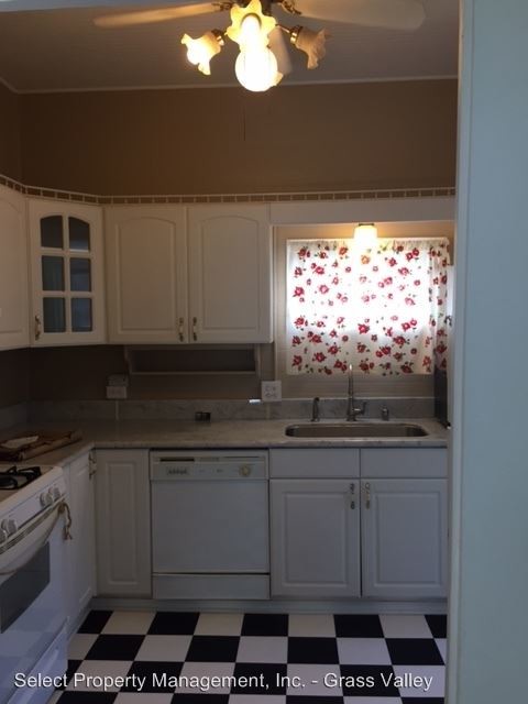 Foto del edificio - 3 br, 1 bath House - 416 W Main Street