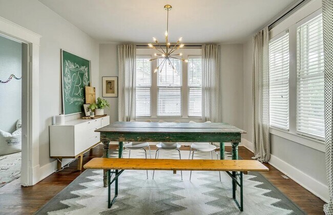 Foto del edificio - 746 Roycroft Pl