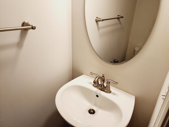 Foto del edificio - Plaza Midwood Townhome