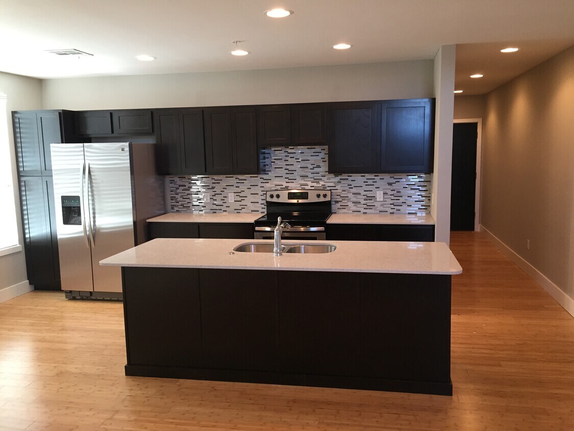 Modern kitchen and appliances - 800 NW 8th St