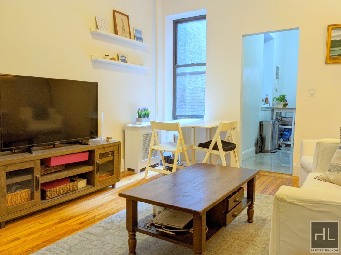 Primary Photo - Beautiful Lenox Hill Convertible One Bedroom