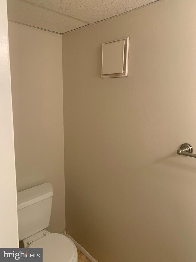 Foto del edificio - 80 Cedarwood Dr