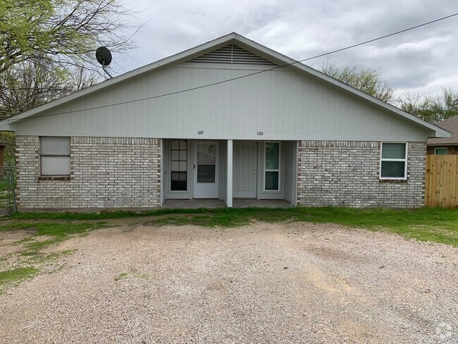 Building Photo - 122 Oak Hill Dr
