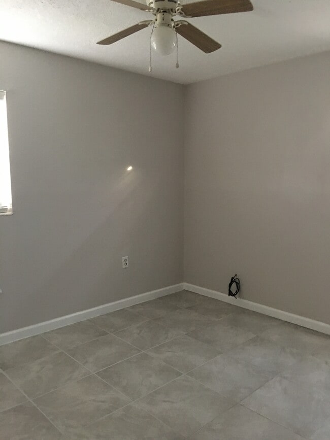 Foto del edificio - 2539 Stratford Dr