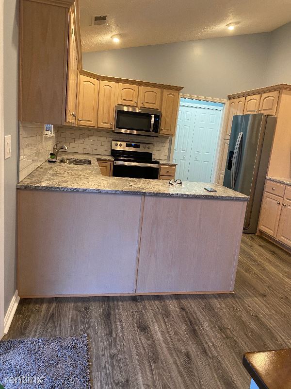 Building Photo - 3 br, 2 bath House - 3812 Ridgetop Circle