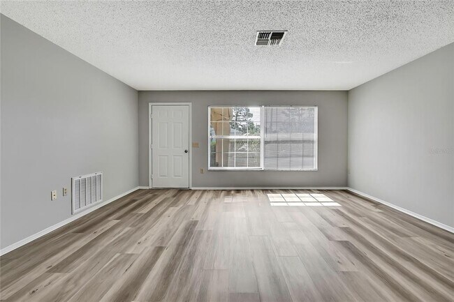 Building Photo - 2453 Keeport Dr