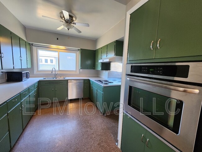 Foto del edificio - 218 21st Ave SW