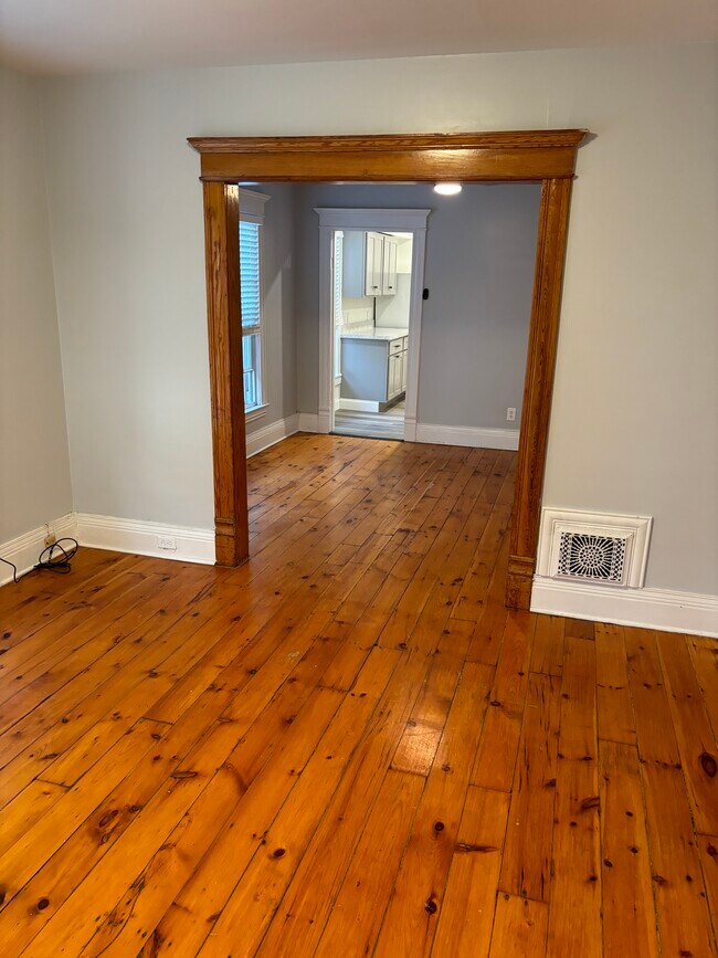 Foto del edificio - 611 Tompkins St