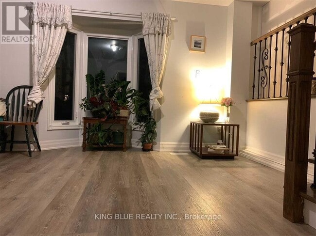 Photo du bâtiment - 26 Deepdale Dr