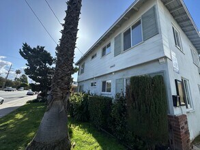 Building Photo - 14410 Magnolia Blvd